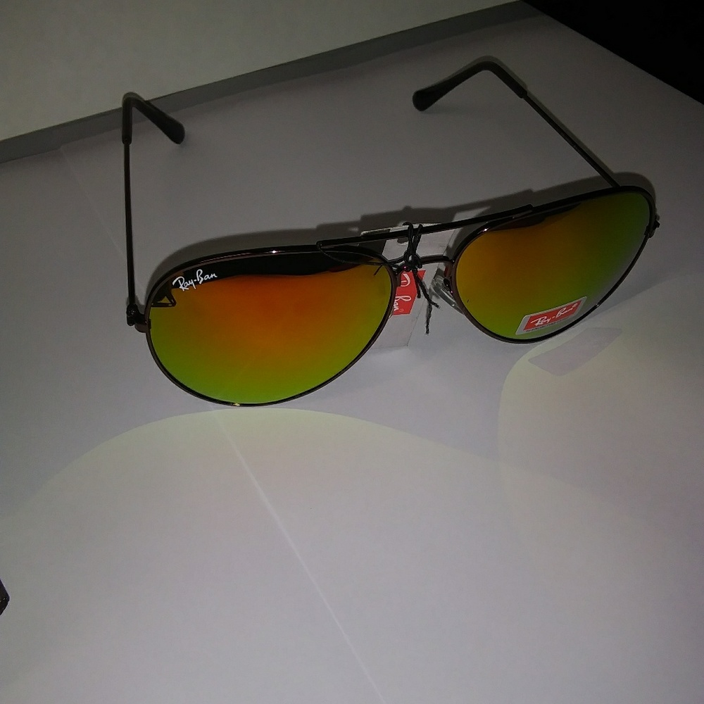 Ray Bans aviator sunglasses